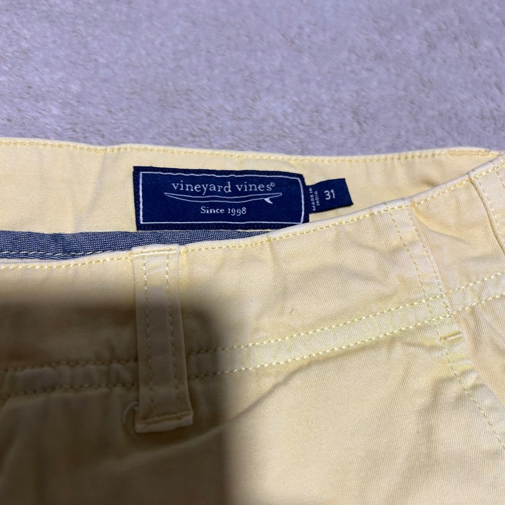 Vineyard Vines Breaker Shorts Mens 31 9in Yellow Cotton Twill Chino 1238 - Picture 3 of 6